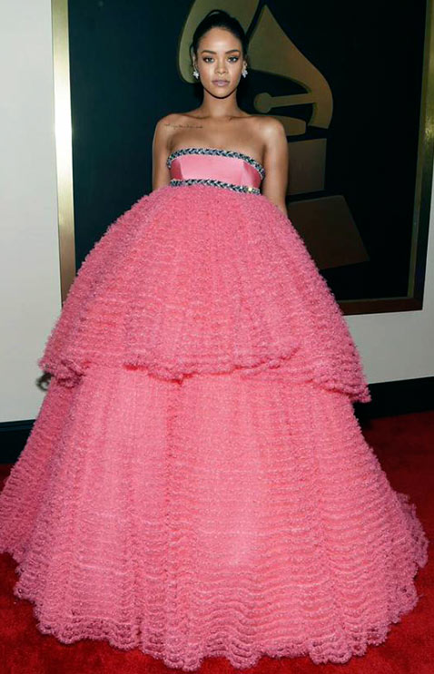 Grammy Rihanna Alfombra roja premios 2015