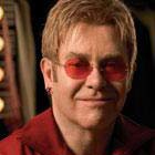 Elton John, un humano en el escenario