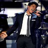Bruno Mars versiona "Ai Si Eu Te Pego"