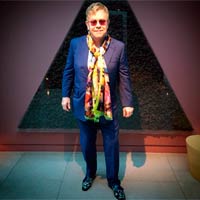 Elton John planea componer con Brandon Flowers