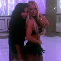 Britney Spears pide ayuda a Tinashe