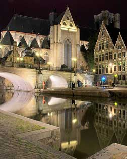 Gante (Bélgica), el reflejo de una ciudad iluminada