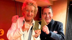 Rod Stewart y Jools Holland número 1 en discos en UK con 'Swing fever'