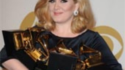 Adele gran triunfadora en la 54 edición de los Grammy
