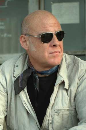 Aitor Mazo Valeria descalza