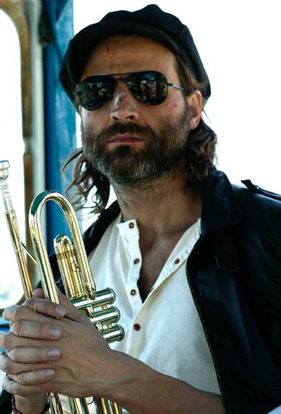 Alberto San Juan Bajo las estrellas