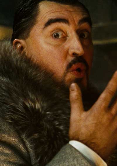 Alfred Molina El aprendiz de brujo