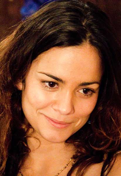 Alice Braga El lado oscuro de la noche
