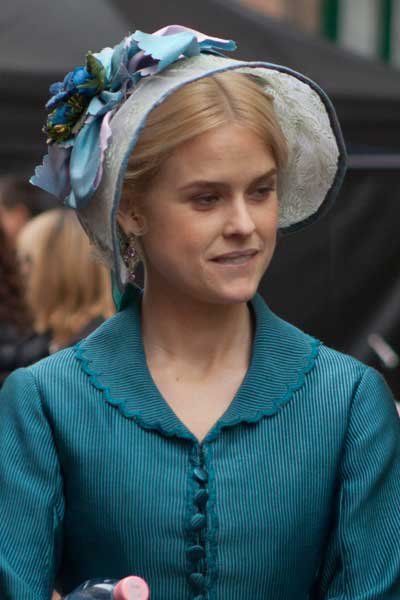 Alice Eve El enigma del cuervo