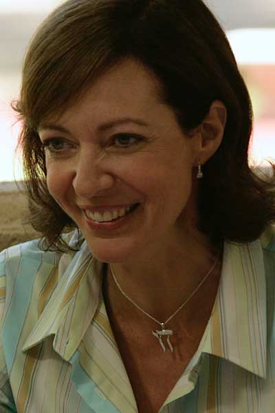 Allison Janney La vida en tiempos de guerra