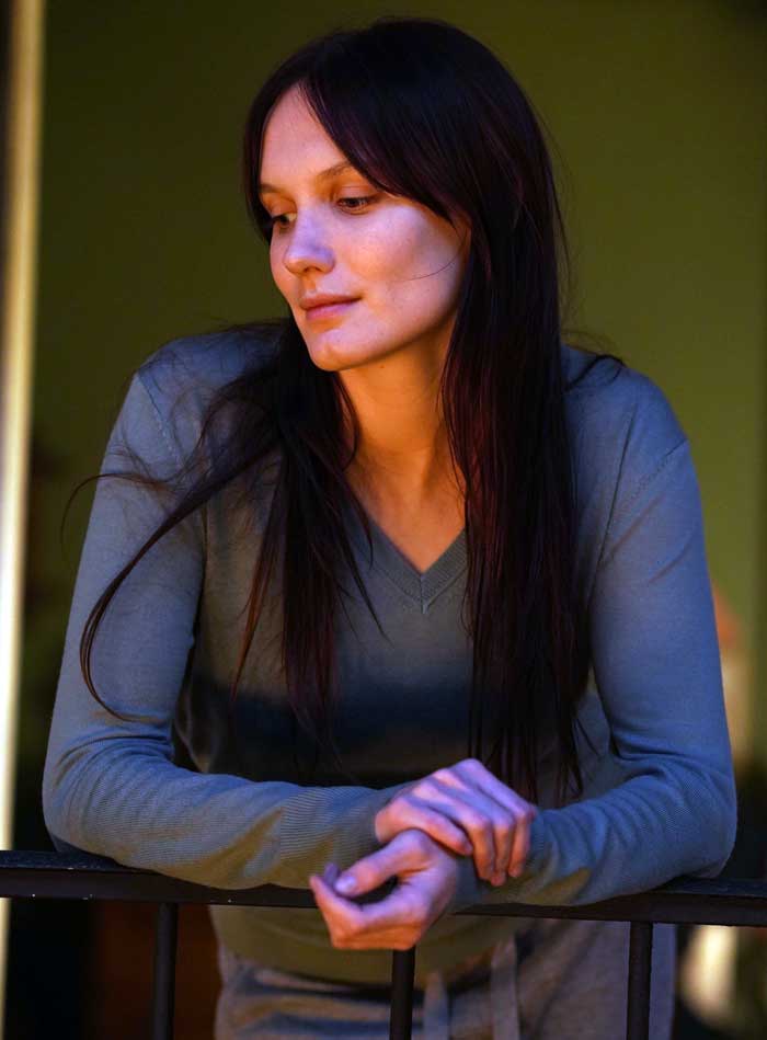 Ana Girardot Tan cerca, tan lejos