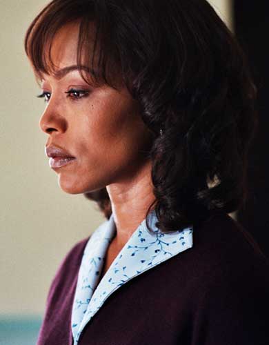 Angela Bassett La última puerta