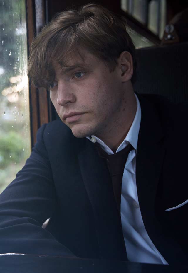 Billy Howle En la playa de Chesil