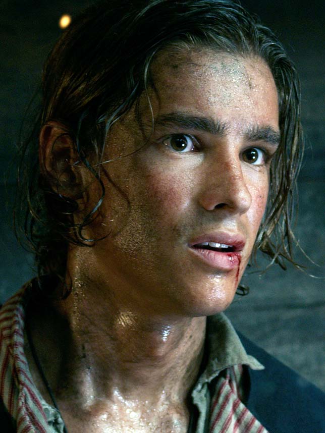 Brenton Thwaites Piratas del Caribe: La venganza de Salazar