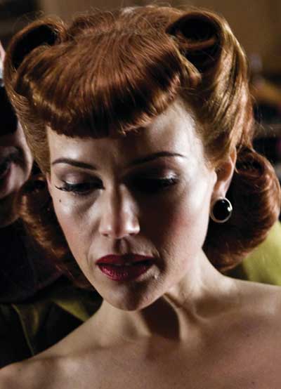 Carla Gugino Watchmen