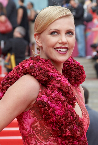 Charlize Theron Hancock Premiere en Moscú