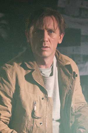 Daniel Craig Detrás de las paredes