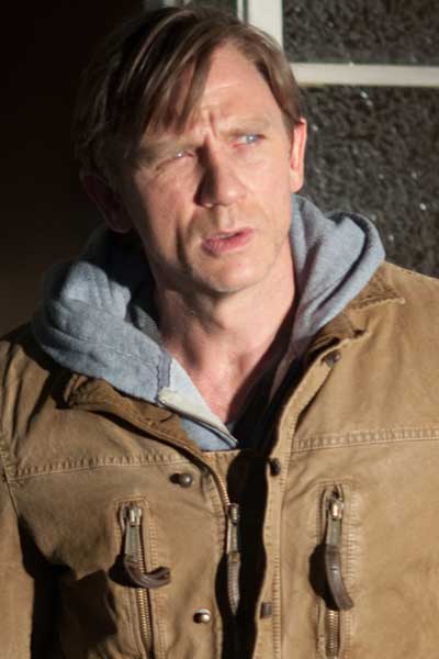 Daniel Craig Detrás de las paredes