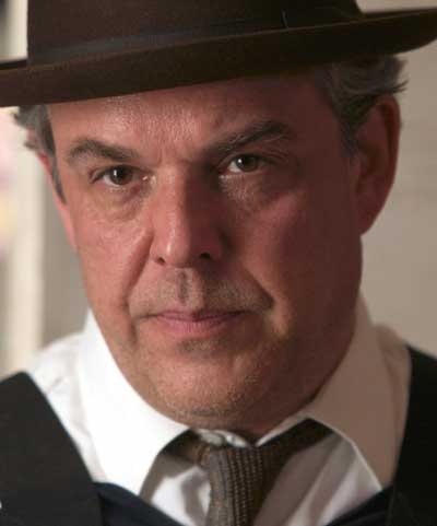 Danny Huston Contrarreloj