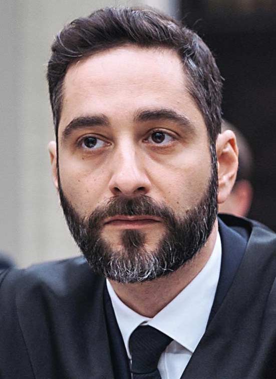 Denis Moschitto En la sombra