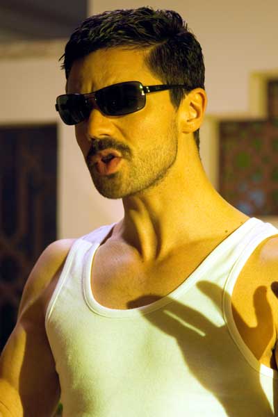 Dominic Cooper El doble del diablo