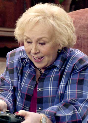 Doris Roberts Play boy, el rey del mando