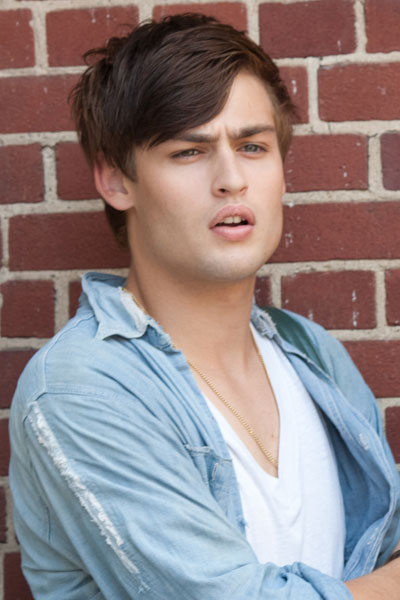 Douglas Booth LOL