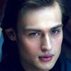 Douglas Booth El destino de Júpiter