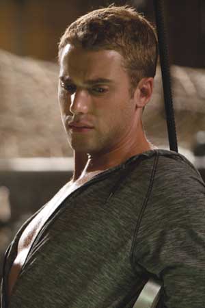 Dustin Milligan Tiburón 3D, la presa