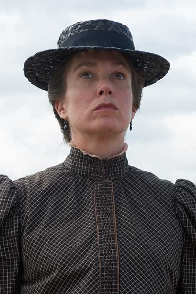 Elizabeth Marvel Valor de ley