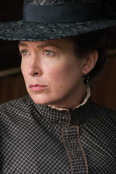 Elizabeth Marvel Valor de ley