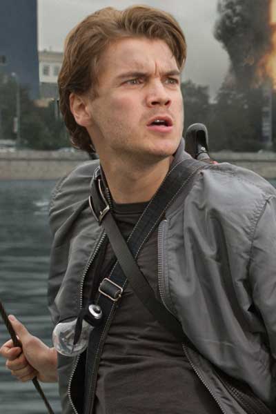 Emile Hirsch La hora más oscura