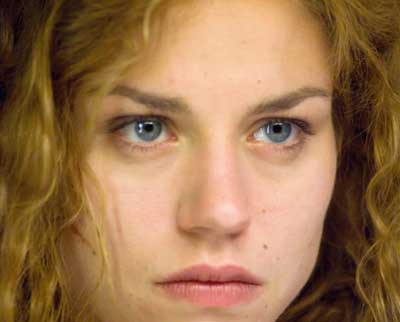 Émilie Dequenne La chica del tren