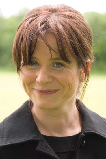 Emily Watson Luciérnagas en el jardín