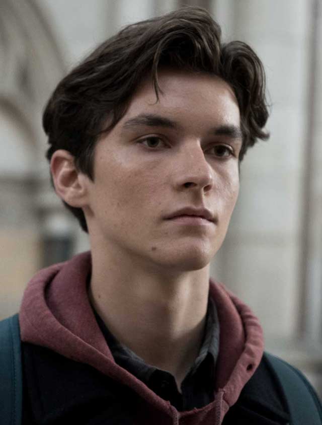 Fionn Whitehead El veredicto (La ley del menor)