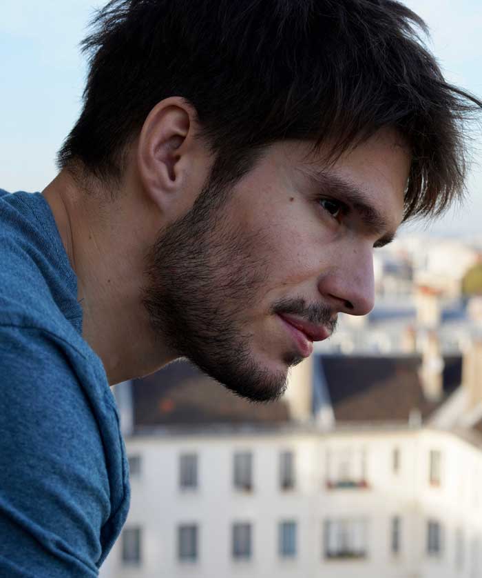 François Civil Tan cerca, tan lejos