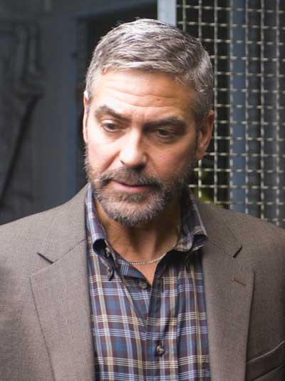 George Clooney Quemar después de leer