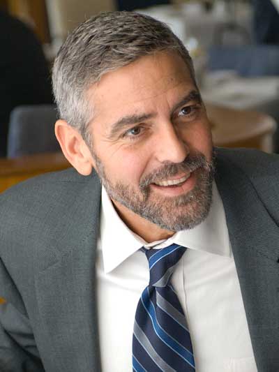 George Clooney Quemar después de leer