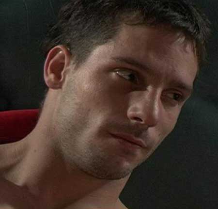 Gonzalo Valenzuela En la cama