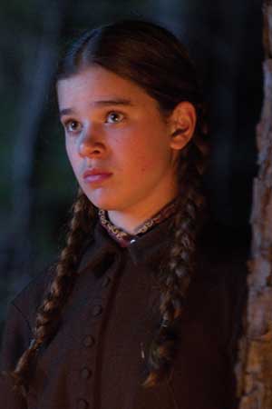 Hailee Steinfeld Valor de ley