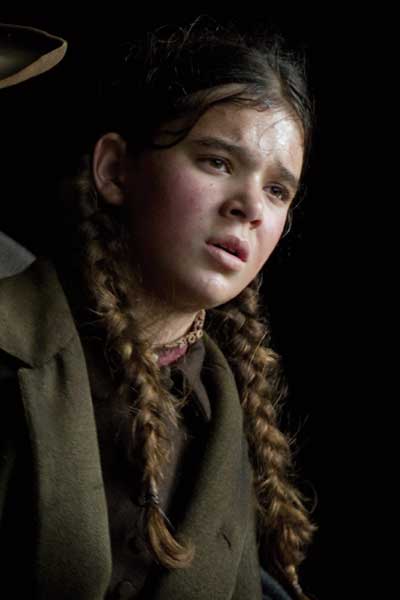 Hailee Steinfeld Valor de ley