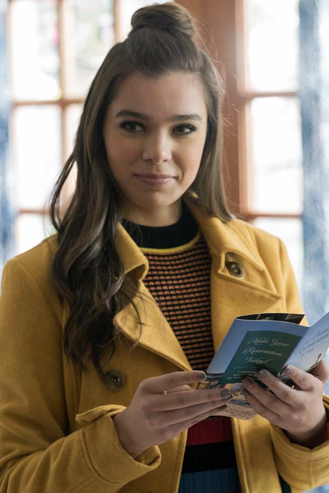 Hailee Steinfeld Dando la nota 3