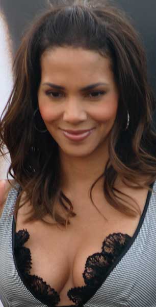 Halle Berry Seduciendo a un extraño Photocall en Madrid