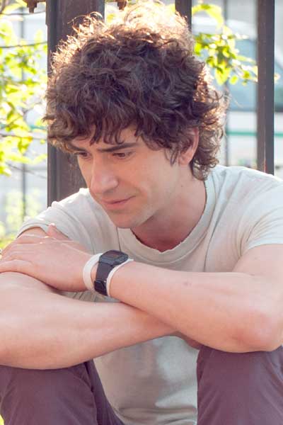 Hamish Linklater Lola Versus