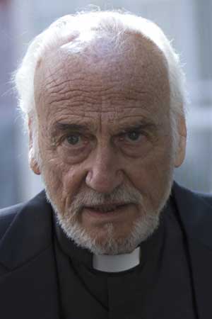 Héctor Alterio Intruders