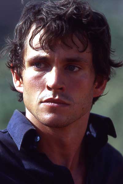 Hugh Dancy Disparando a perros