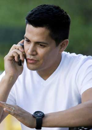 Jay Hernandez Protegidos por su enemigo