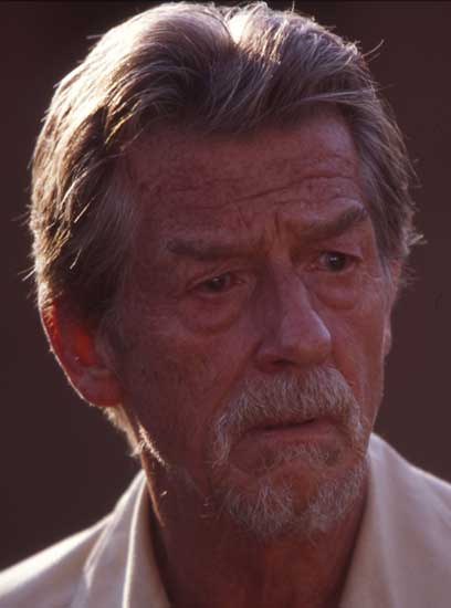 John Hurt Disparando a perros