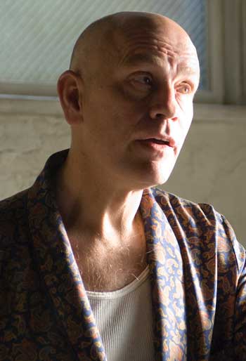 John Malkovich Quemar después de leer