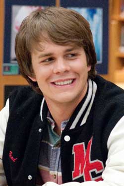Johnny Simmons Las ventajas de ser un marginado